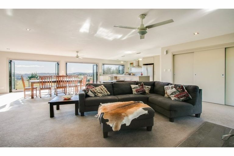 Photo of property in 824 Maraetotara Road, Maraetotara, Havelock North, 4294