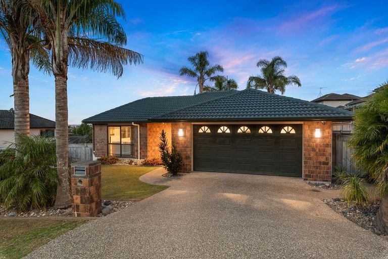 Photo of property in 45 Sapperton Drive, Henderson, Auckland, 0612