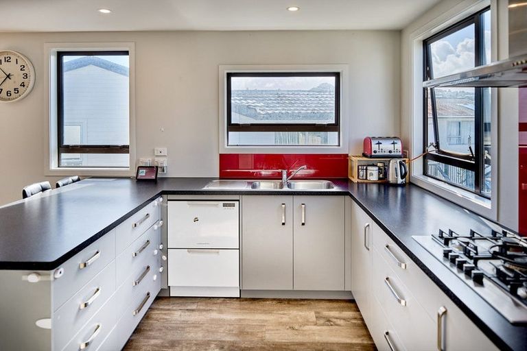 Photo of property in 37 Waiuta Street, Titahi Bay, Porirua, 5022