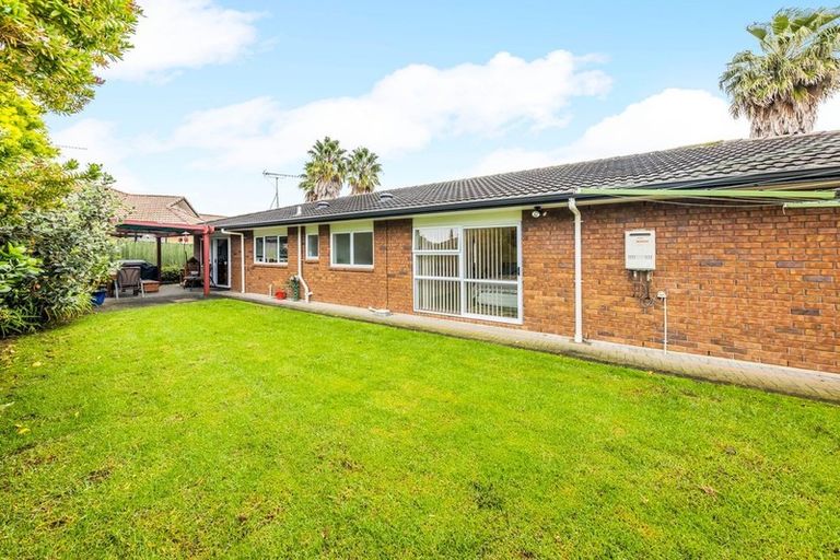 Photo of property in 20 Lothian Brae, Wattle Downs, Auckland, 2103