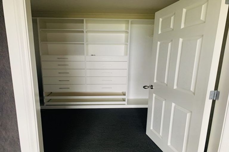 Photo of property in 38 Arahiwi Grove, Tirohanga, Lower Hutt, 5010