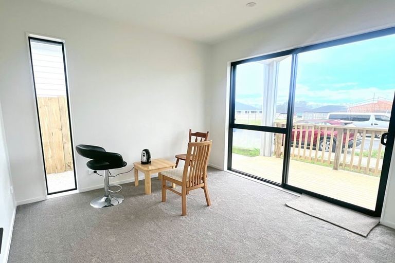 Photo of property in 17 Cronshaw Road, Karaka, Papakura, 2113