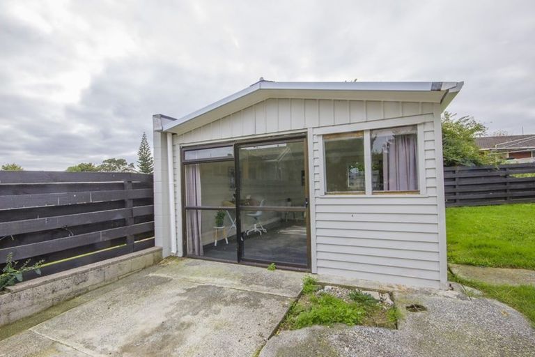 Photo of property in 8 Carbery Place, Manurewa, Auckland, 2102