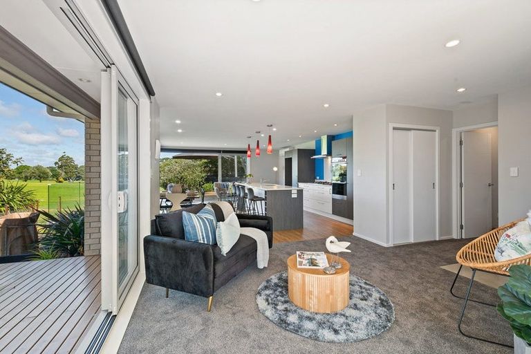 Photo of property in 160 Torkar Road, Clarks Beach, 2122