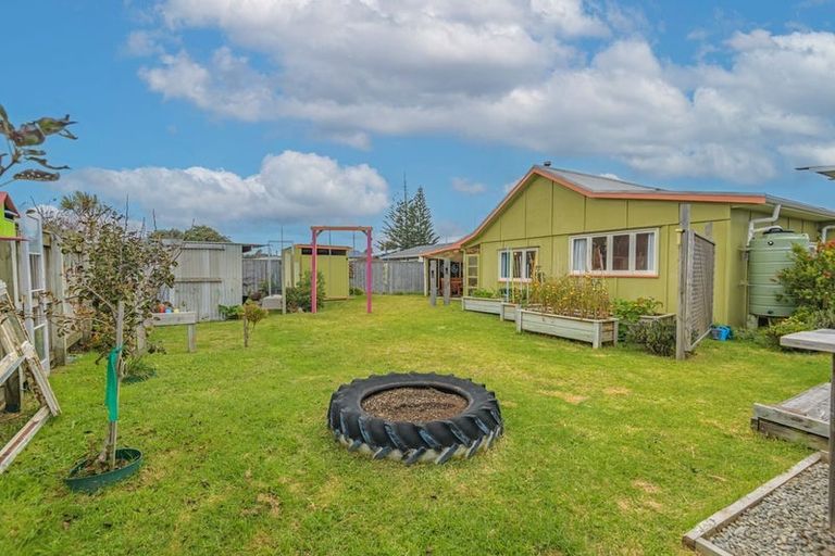 Photo of property in 34 Koputara Road, Himatangi Beach, Foxton, 4891