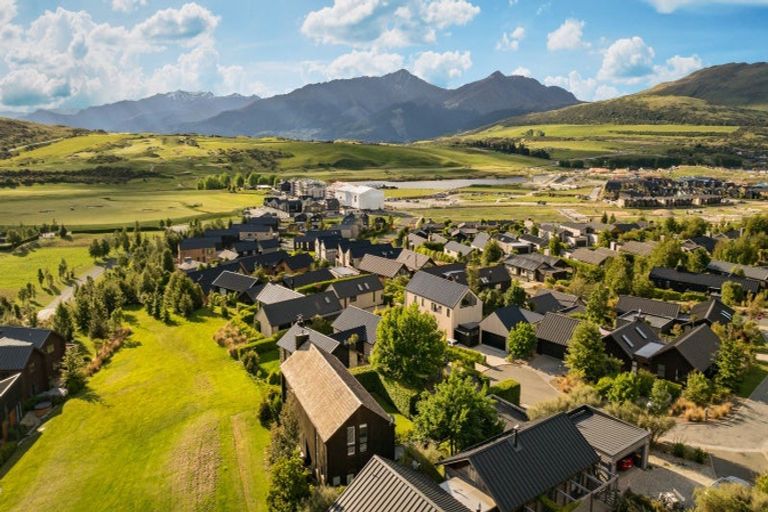 Photo of property in 12 Arran Lane, Jacks Point, Queenstown, 9371