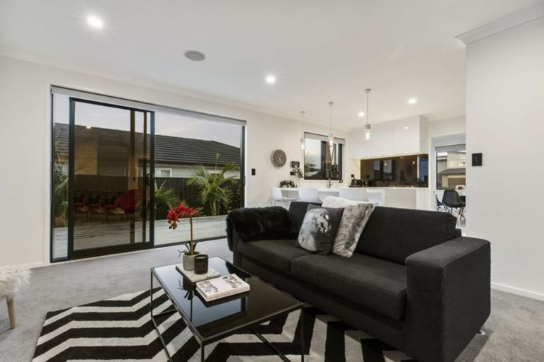 Photo of property in 92 Intrepid Crescent, Beachlands, Auckland, 2018