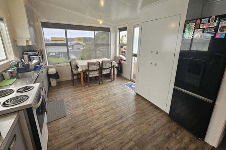 Photo of property in 69 Pendarves Street, New Plymouth, 4310