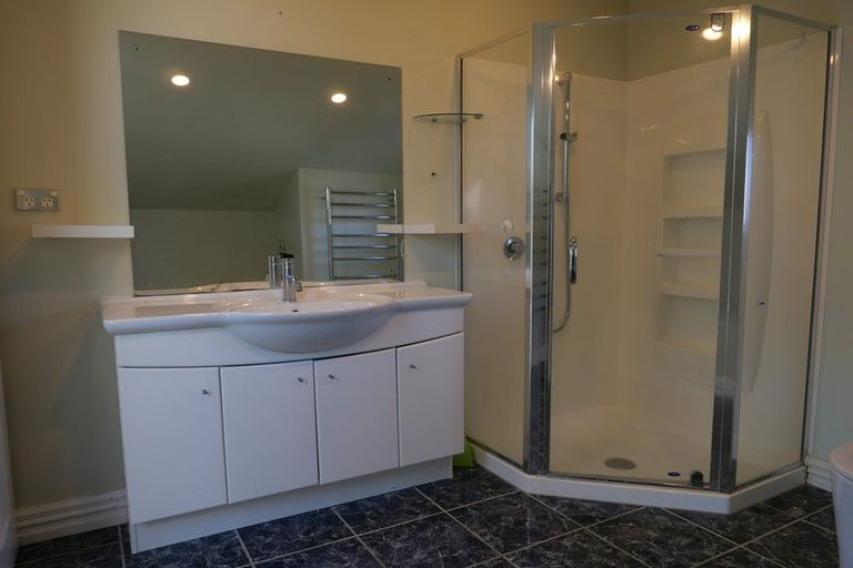 Photo of property in 10 Karu Crescent, Waikanae, 5036