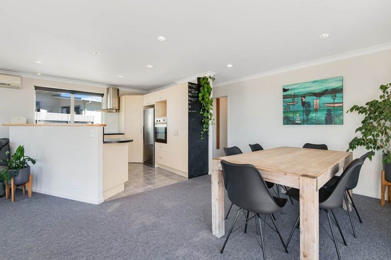 Photo of property in 4 Ngatira Place, Snells Beach, 0920