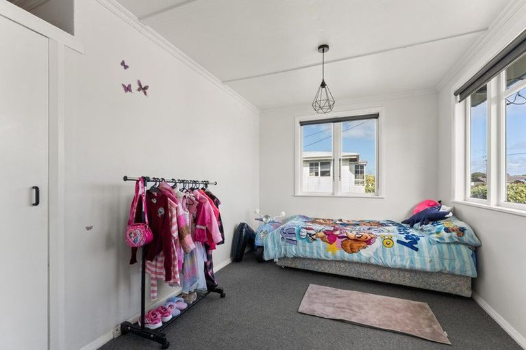 Photo of property in 128 Cornfoot Street, Castlecliff, Whanganui, 4501