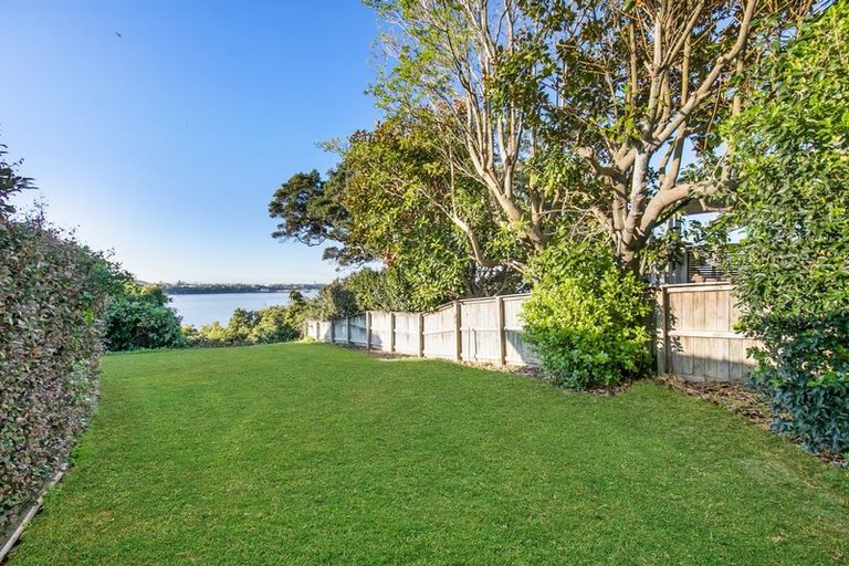 Photo of property in 2/79 Sylvan Avenue, Northcote, Auckland, 0627