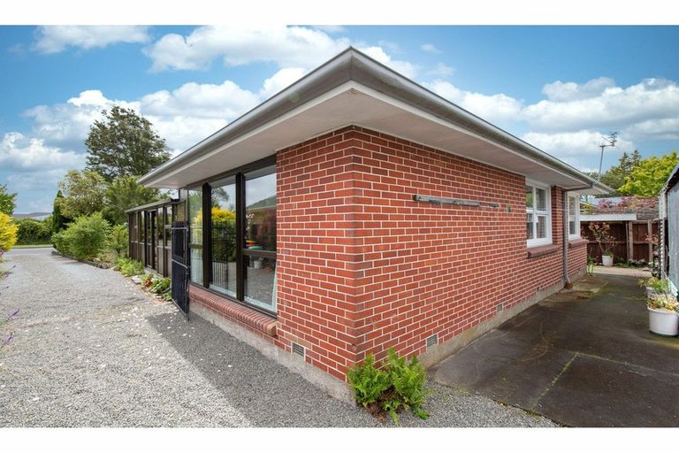 Photo of property in 64 Niven Street, Avondale, Christchurch, 8061