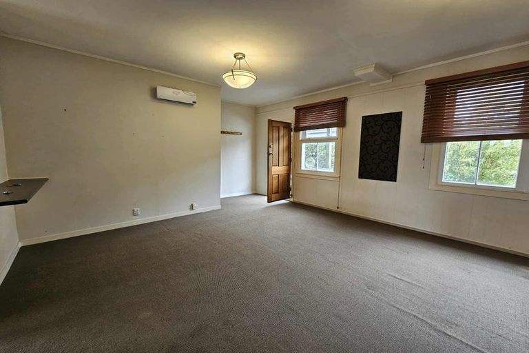 Photo of property in 23 Totara Street, Eastbourne, Lower Hutt, 5013