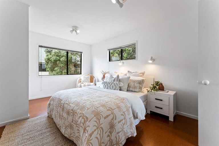 Photo of property in 17 Caroline Heights, Omaha, 0986