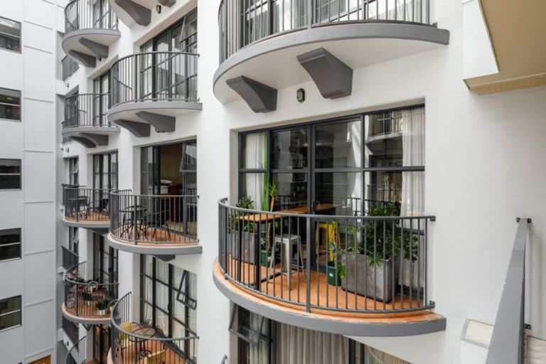 Photo of property in Atrium Towers, 4i/154 The Terrace, Wellington Central, Wellington, 6011