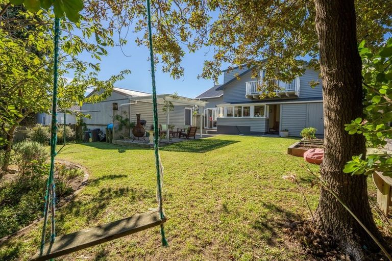 Photo of property in 35 Toi Street, Otaki Beach, Otaki, 5512