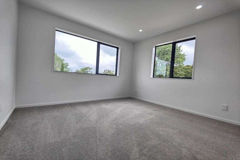 Photo of property in 91a Glenmore Road, Sunnyhills, Auckland, 2010