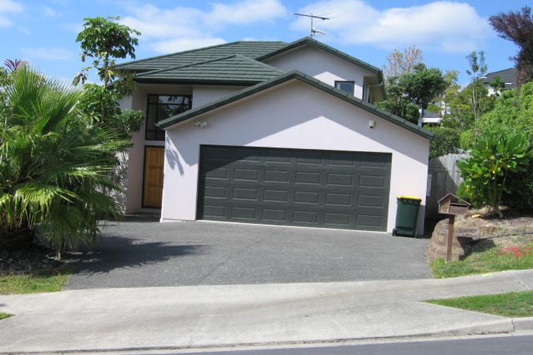 Photo of property in 10 Greenleaf Way, Northcross, Auckland, 0630