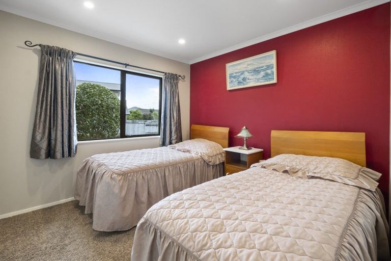 Photo of property in 11 Silkwood Place, Fitzherbert, Palmerston North, 4410