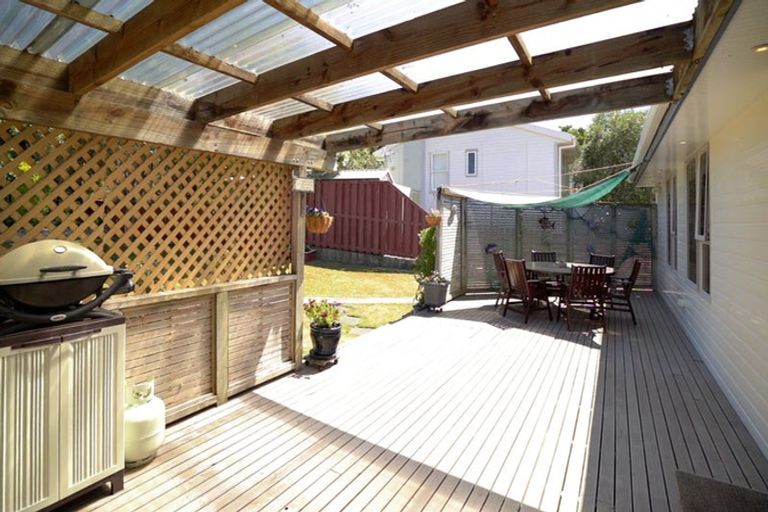 Photo of property in 9 Arero Place, Titahi Bay, Porirua, 5022