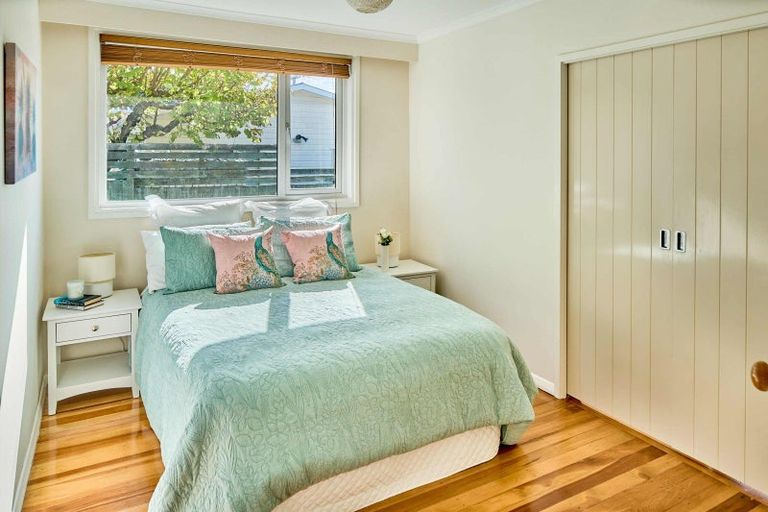 Photo of property in 39a Pukatea Street, Eastbourne, Lower Hutt, 5013