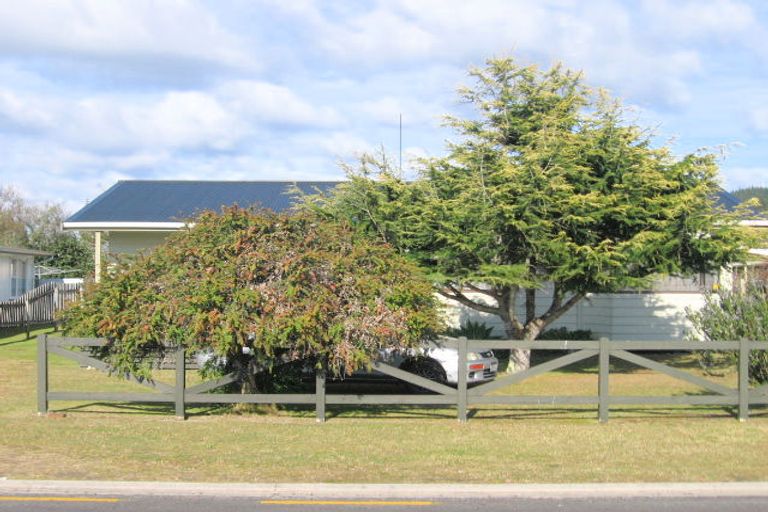Photo of property in 111 Aickin Road, Whangamata, 3620