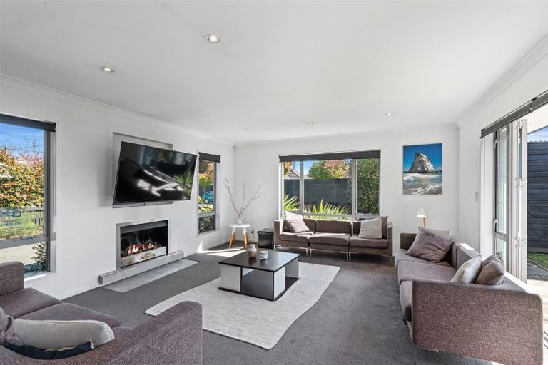 Photo of property in 18 Bateman Avenue, Bryndwr, Christchurch, 8053