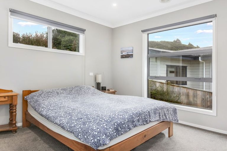 Photo of property in 3 Shoal Place, Whitby, Porirua, 5024