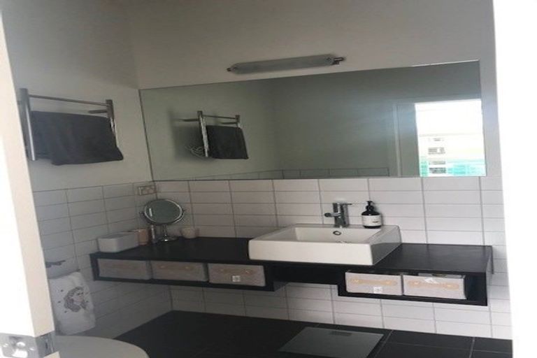 Photo of property in Sol Apartments, 35 Jessie Street, Te Aro, Wellington, 6011