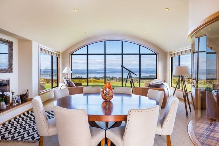 Photo of property in 42 Edge Hill, Acacia Bay, Taupo, 3385
