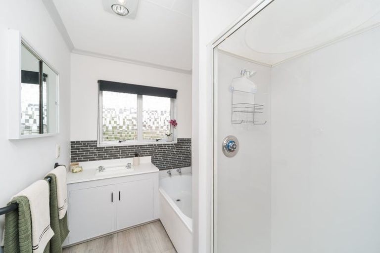 Photo of property in 22 Erin Street, Hokowhitu, Palmerston North, 4410