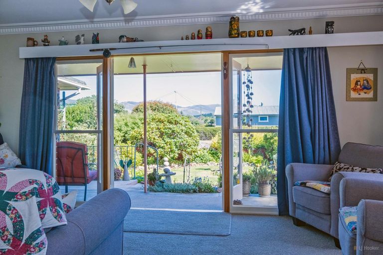 Photo of property in 15 Point Bush Road, Waimate, 7924