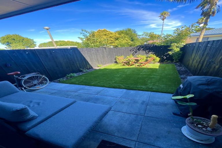 Photo of property in 9/20 Moor Avenue, Te Atatu Peninsula, Auckland, 0610