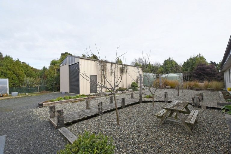 Photo of property in 75 Taiepa Road, Otatara, Invercargill, 9879