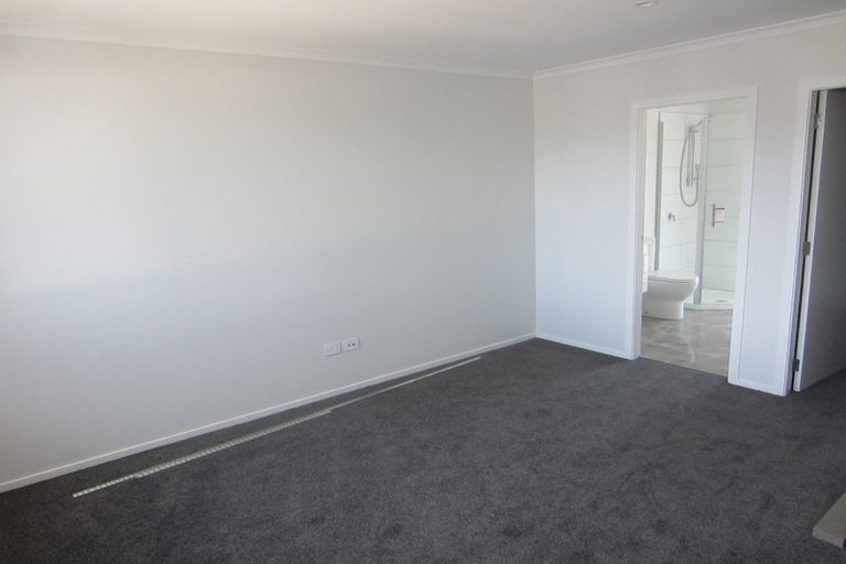 Photo of property in 21 Kaki Drive, Kenepuru, Porirua, 5022
