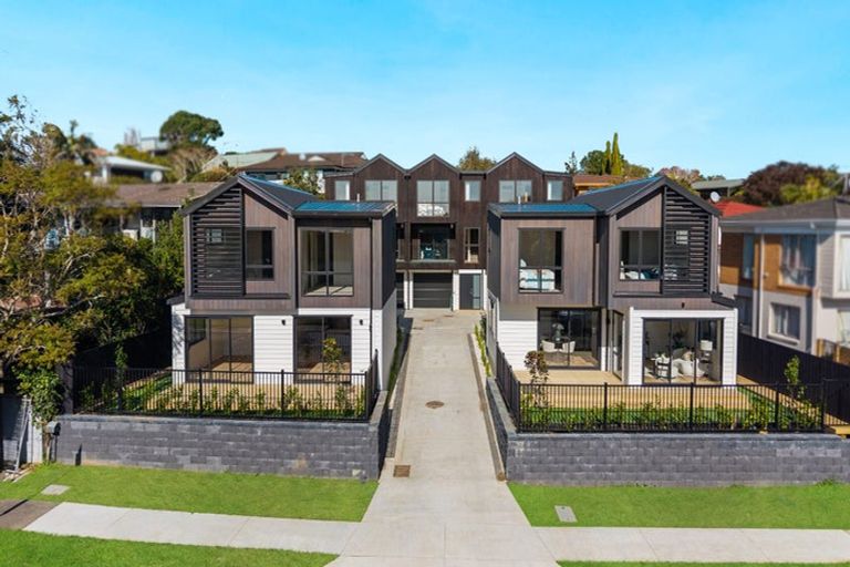 Photo of property in 10d Prince Regent Drive, Half Moon Bay, Auckland, 2012