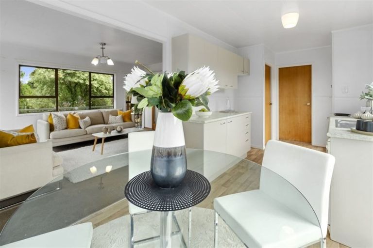 Photo of property in 66 Lavery Place, Sunnynook, Auckland, 0632