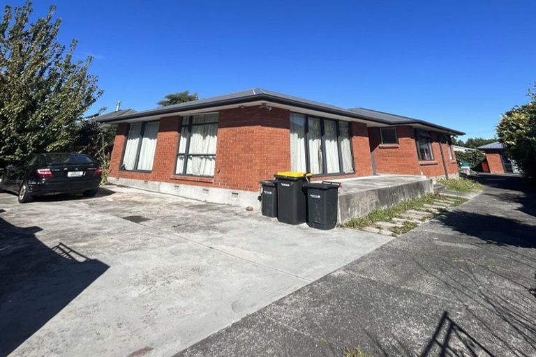 Photo of property in 17 Nortons Road, Avonhead, Christchurch, 8042