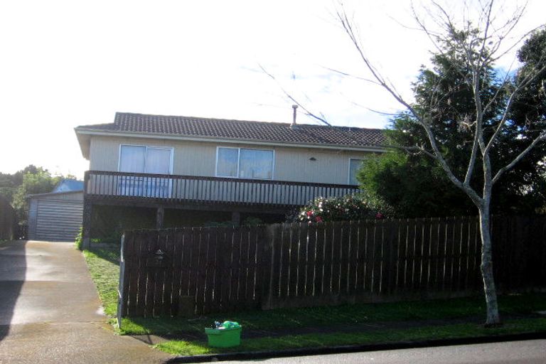 Photo of property in 24 Ransom Smyth Drive, Goodwood Heights, Auckland, 2105