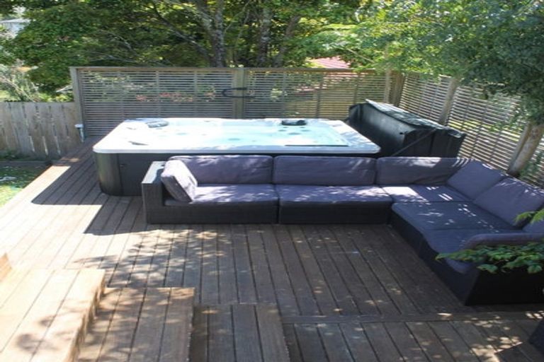 Photo of property in 25a Alexander Avenue, Torbay, Auckland, 0630