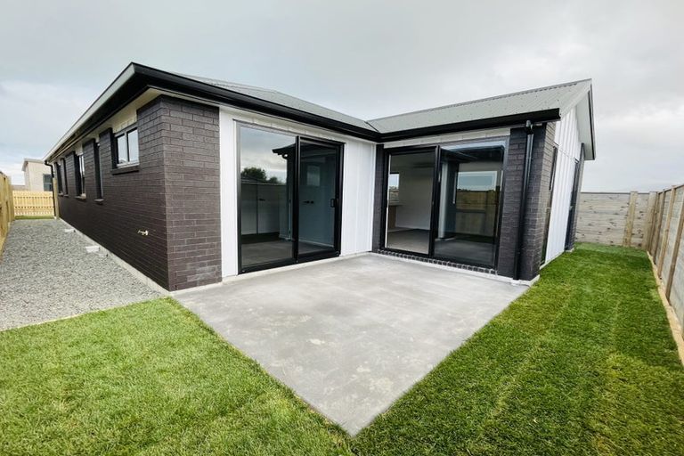 Photo of property in 8 Whau Lane, Papamoa, 3118