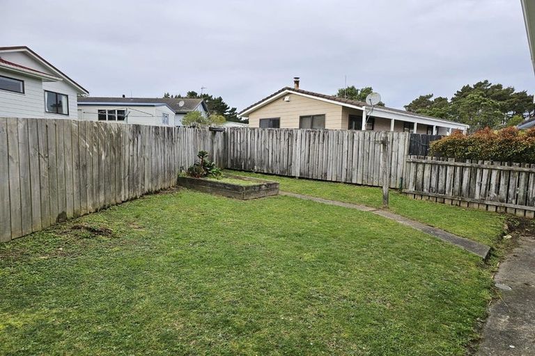 Photo of property in 33 Guadeloupe Crescent, Grenada Village, Wellington, 6037