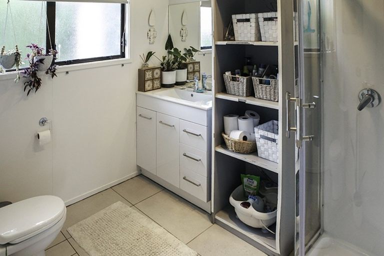 Photo of property in 37 Cable Bay Block Road, Cable Bay, 0420