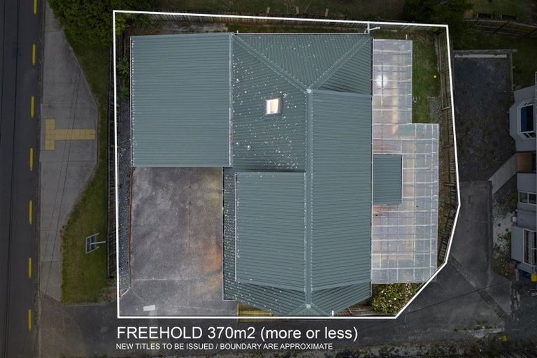 Photo of property in 1/81 Carlisle Road, Torbay, Auckland, 0632