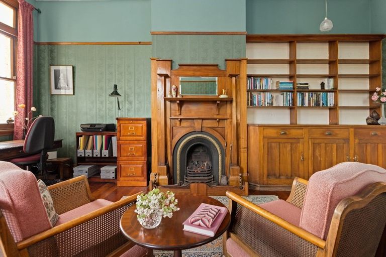 Photo of property in 11 Finnis Lane, Hospital Hill, Napier, 4110