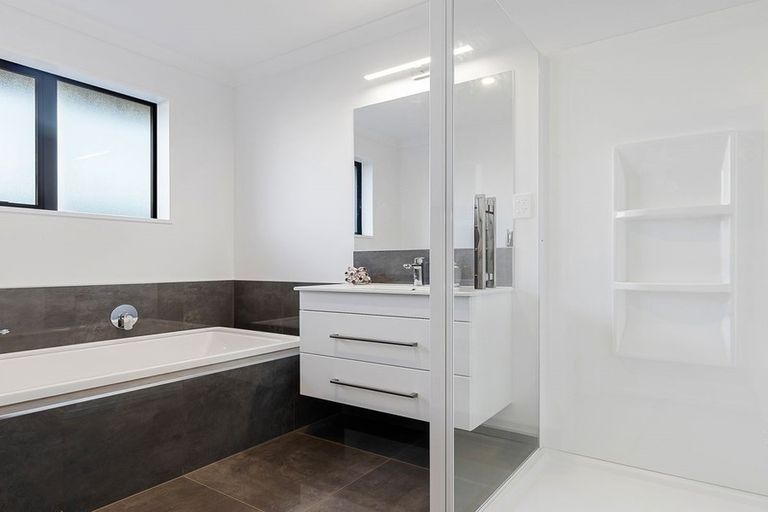 Photo of property in 13 Westpark Boulevard, Rangiora, 7400