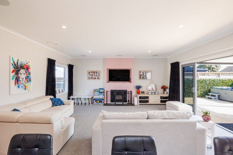 Photo of property in 11a Belvedere Crescent, Takaro, Palmerston North, 4412