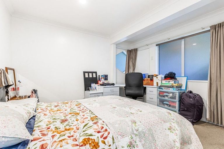 Photo of property in 17 Da Vinci Place, West Harbour, Auckland, 0618