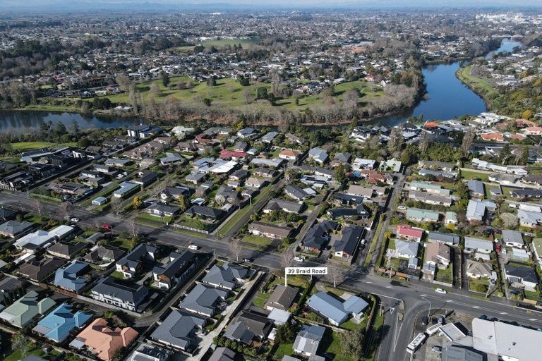 Photo of property in 39 Braid Road, St Andrews, Hamilton, 3200
